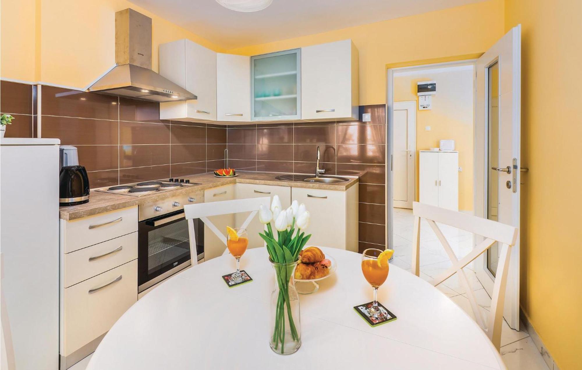 1 Bedroom Gorgeous Apartment In Опатия Екстериор снимка