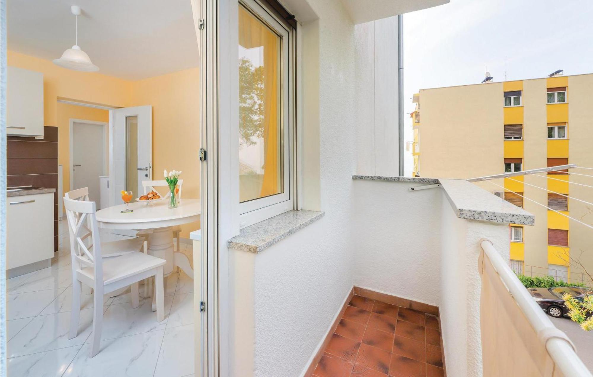 1 Bedroom Gorgeous Apartment In Опатия Екстериор снимка